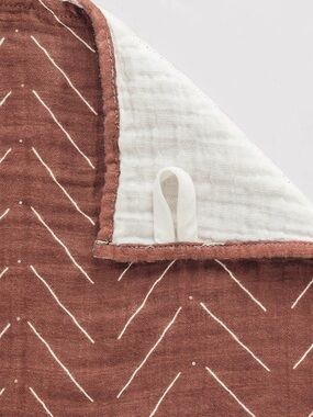 Itzy Ritzy Breastfeeding Boss Nursing cover Swaddling & More in Rust chevron